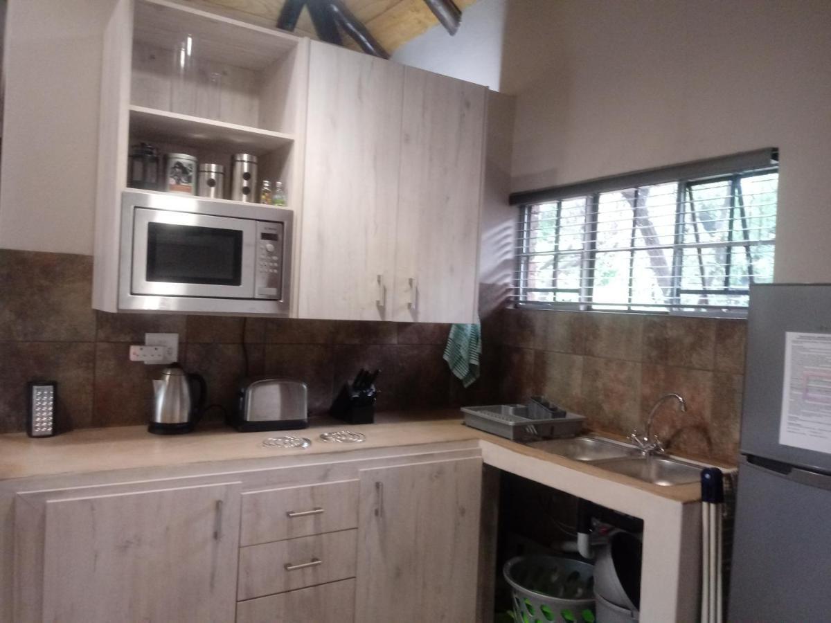 Marloth Wild Fig Studio Apartment Marloth Park Bagian luar foto